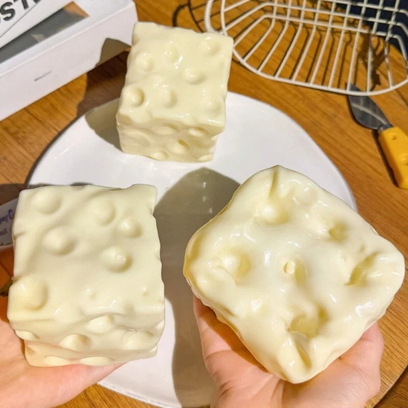 Party Games Questions - ลูกบอลบีบคลายเครียดรูปทรงชีส Taba Squishy ของเล่นบีบปรับรูปทรงได้ ไม่คืนตัว ของเล่นเสริมพัฒนาการสำหรับเด็กและผู้ใหญ่
